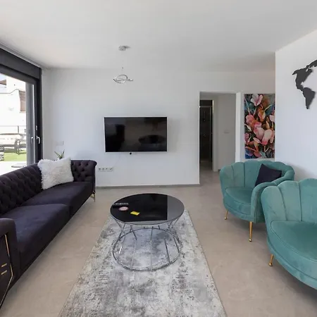 Astounding House With Sea View In Yalikavak فيلة