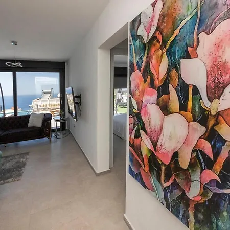 Astounding House With Sea View In Yalikavak فيلة *